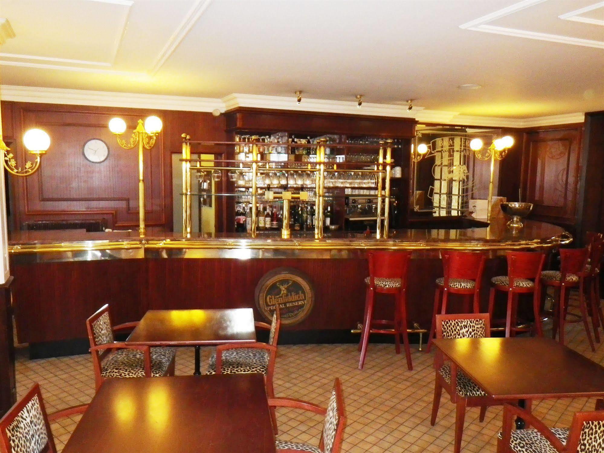 Hotel Francois 1Er Saint-Dizier Bagian luar foto